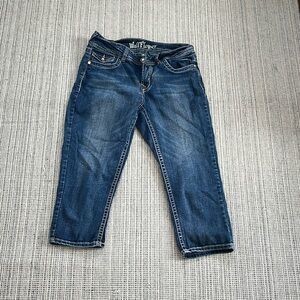 Wallflower Women's 7 Flap Blue Capri Jeans